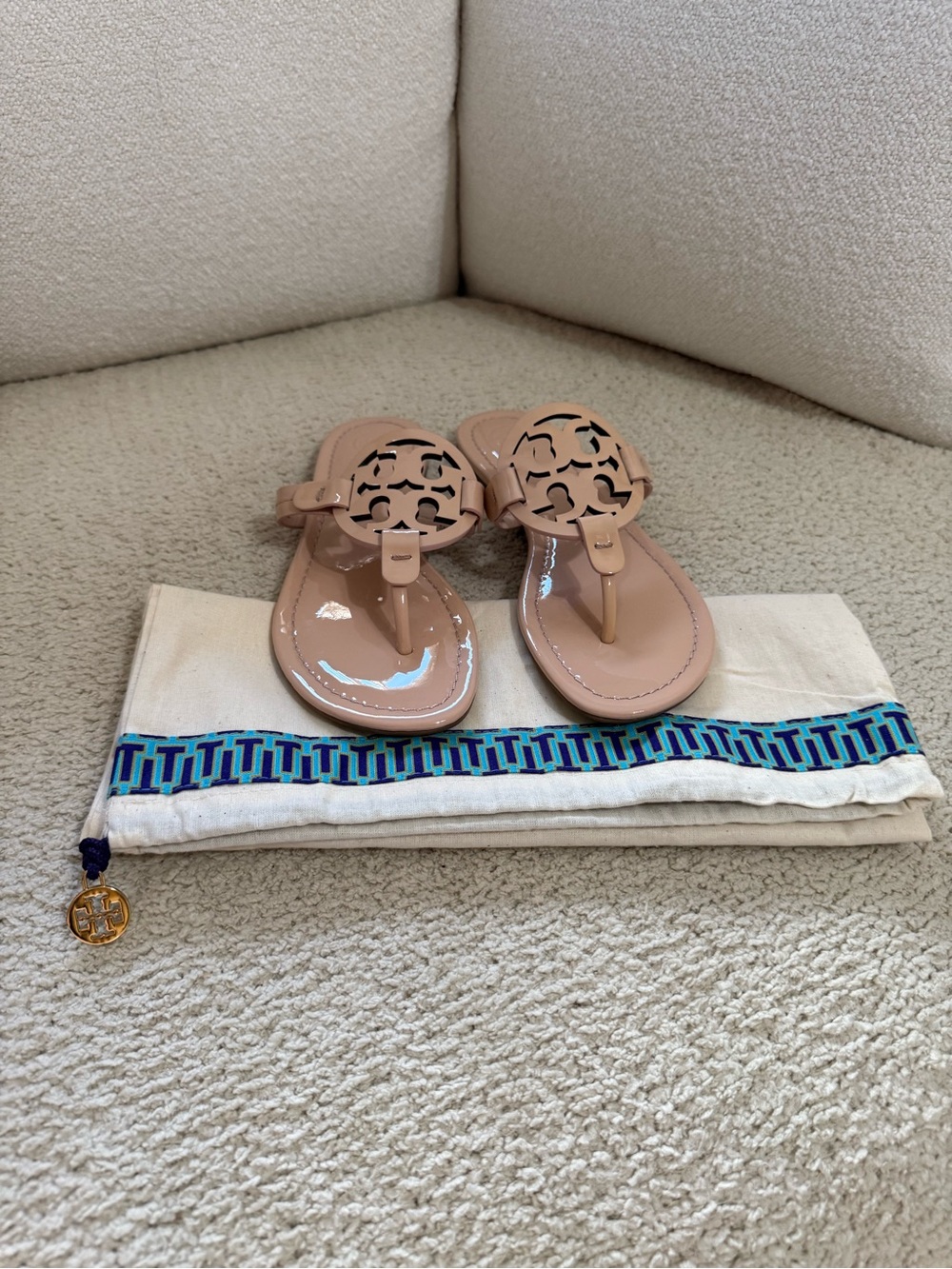 Tory Burch Patent Thong Sandals in Blush Patent